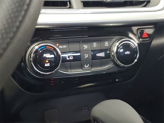 2024 Chevrolet Trax LT photo 17