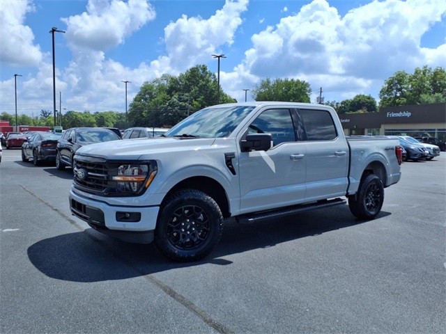 2024 Ford F-150 XLT photo 2