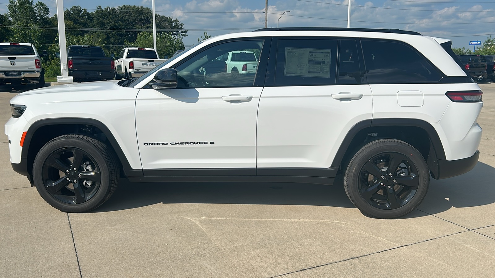 2025 Jeep Grand Cherokee Altitude X photo 6