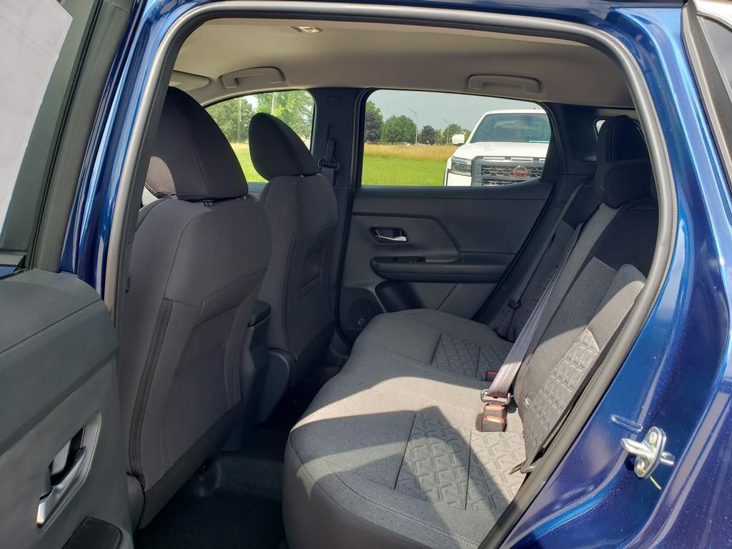 2025 Nissan Kicks SV photo 3