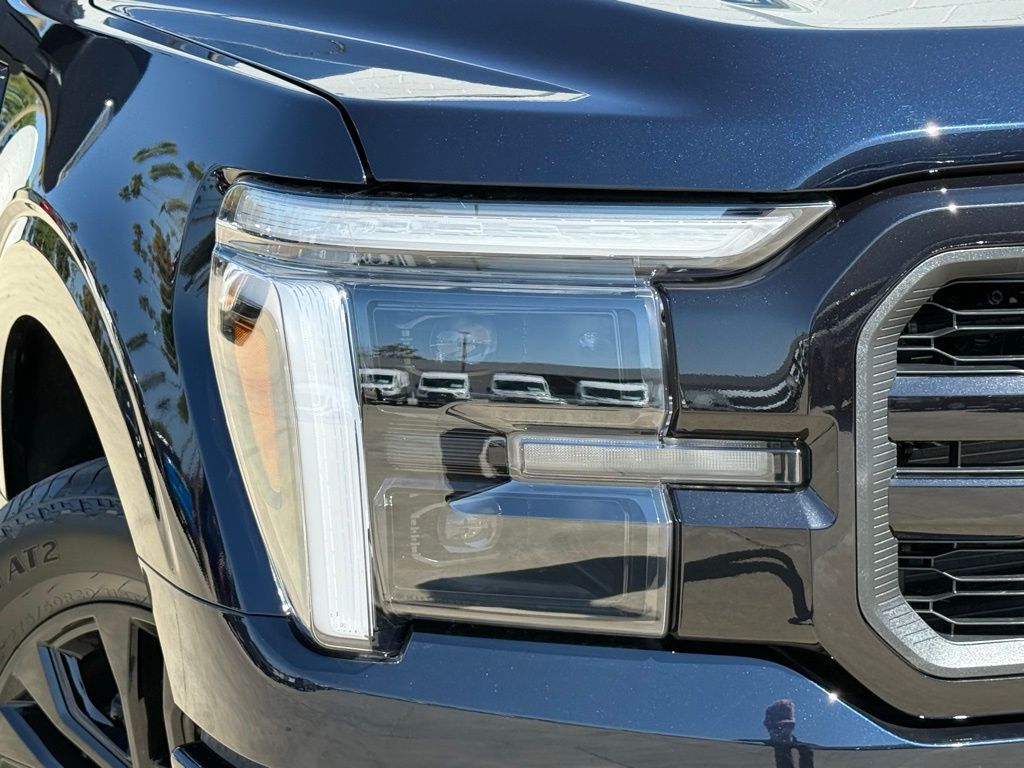 2025 Ford F-150 Lariat photo 3