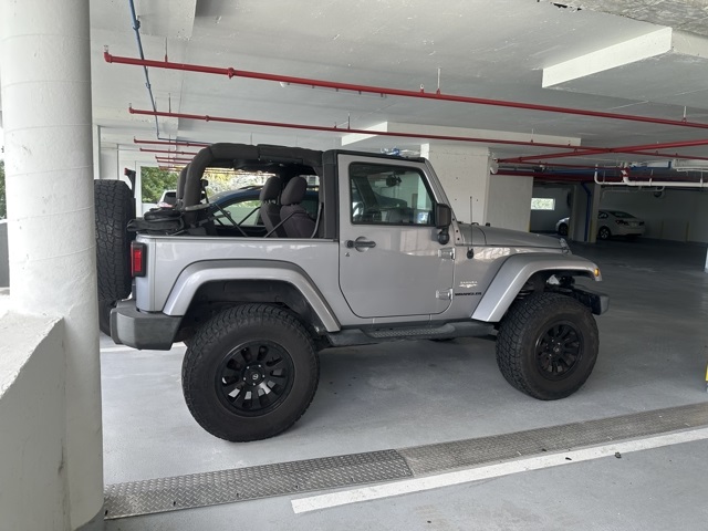 2014 Jeep Wrangler Sahara photo 2