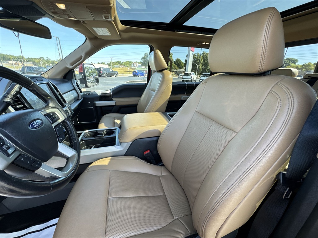 2022 Ford F-350 Lariat photo 11