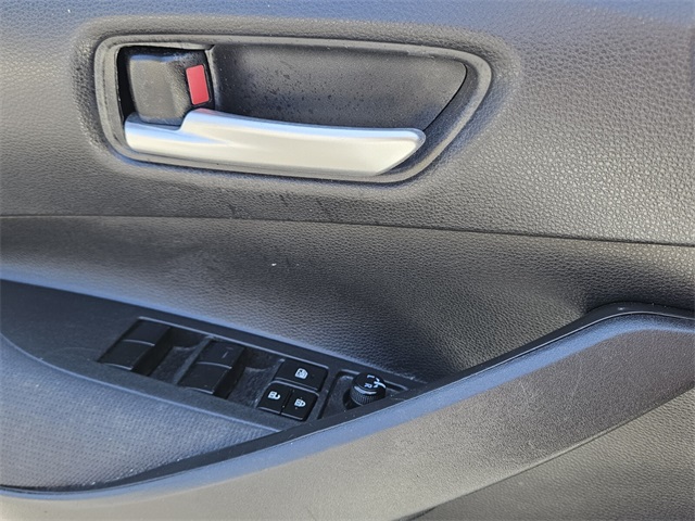 2021 Toyota Corolla LE photo 24