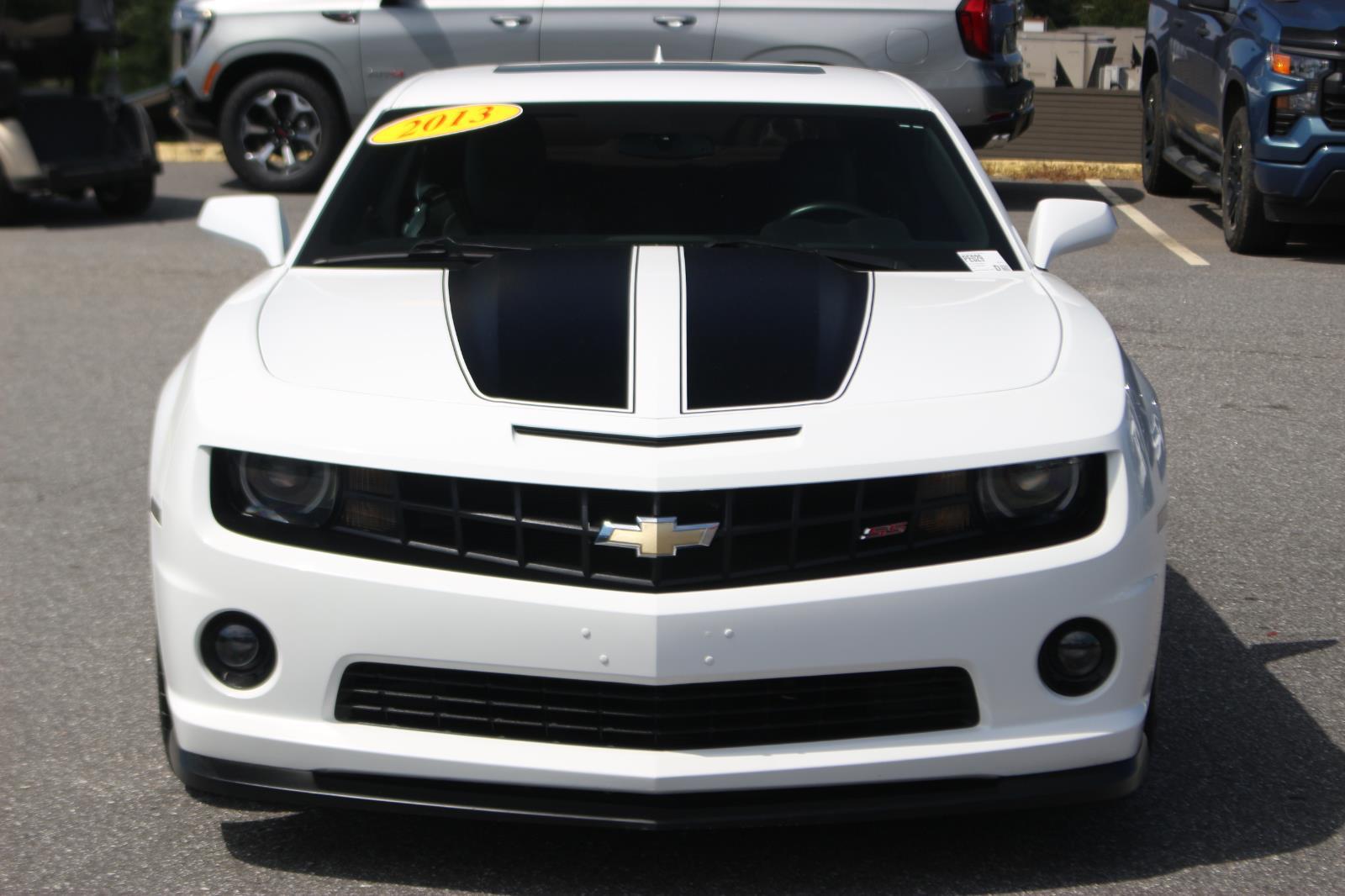 2013 Chevrolet Camaro SS photo 2