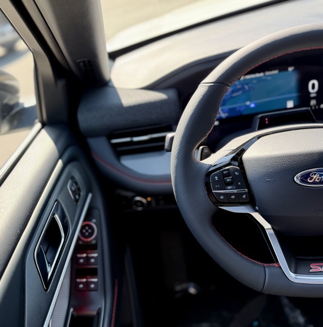 2025 Ford Explorer ST photo 18