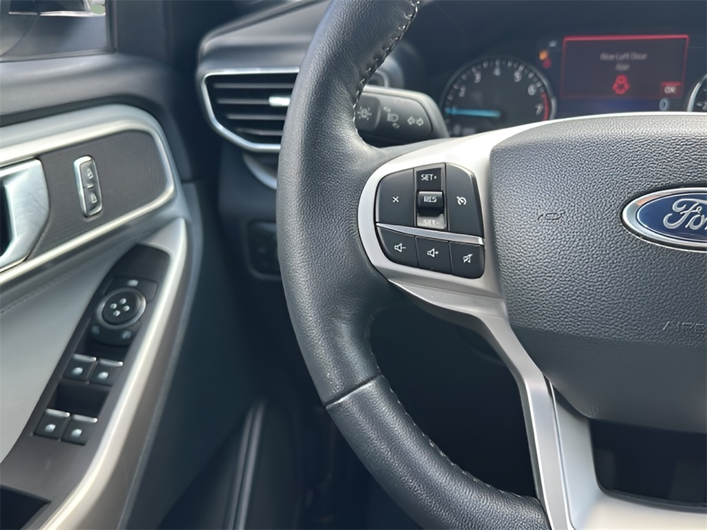 2023 Ford Explorer XLT photo 5