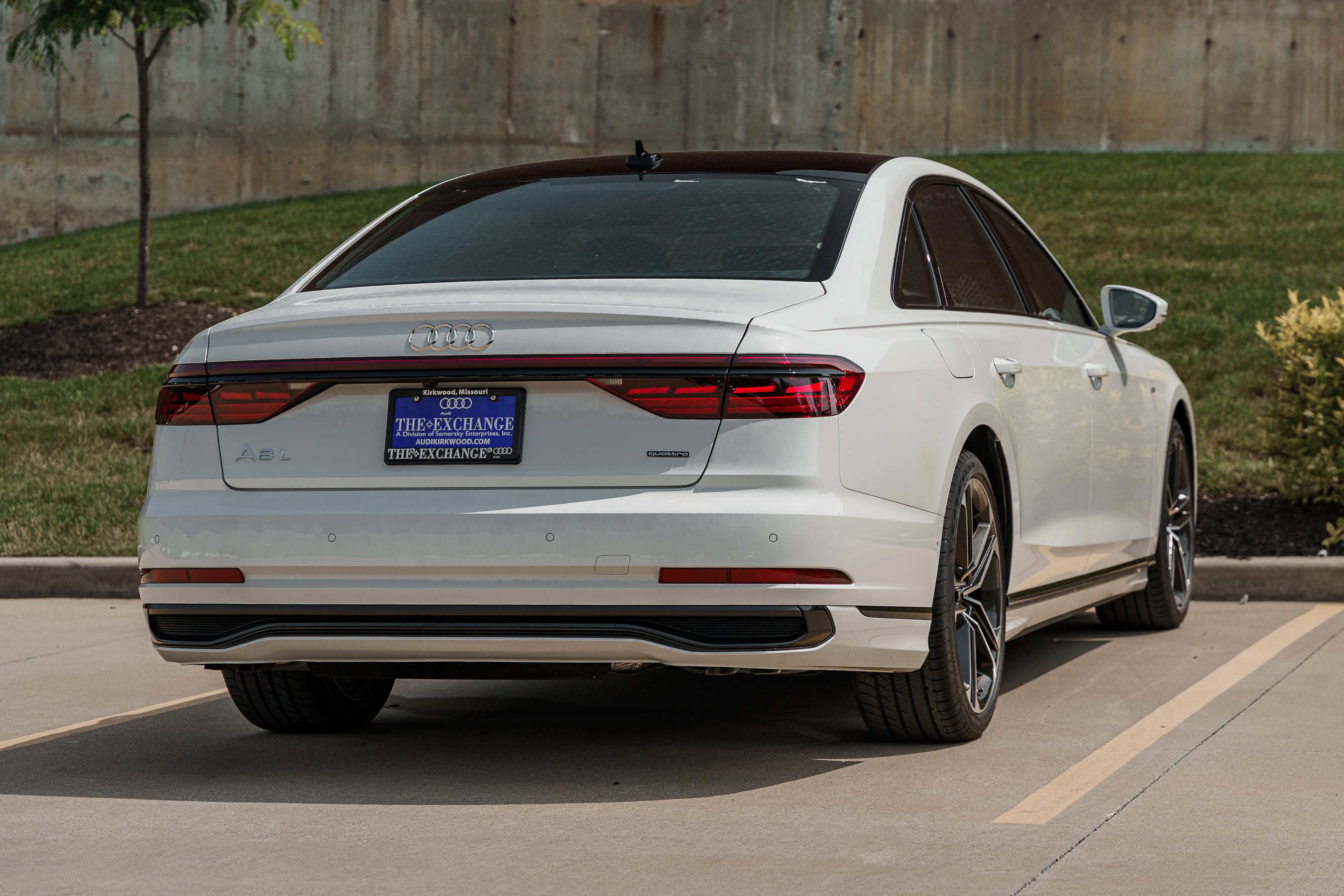2025 Audi A8 L Quattro photo 3