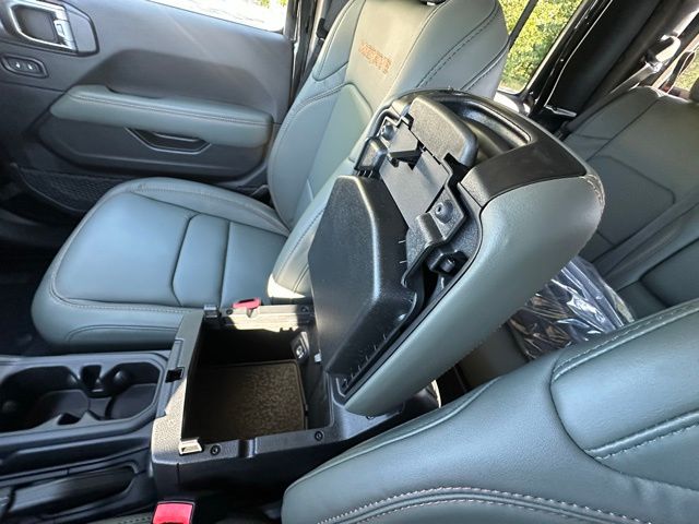 2025 Jeep Gladiator Mojave photo 25