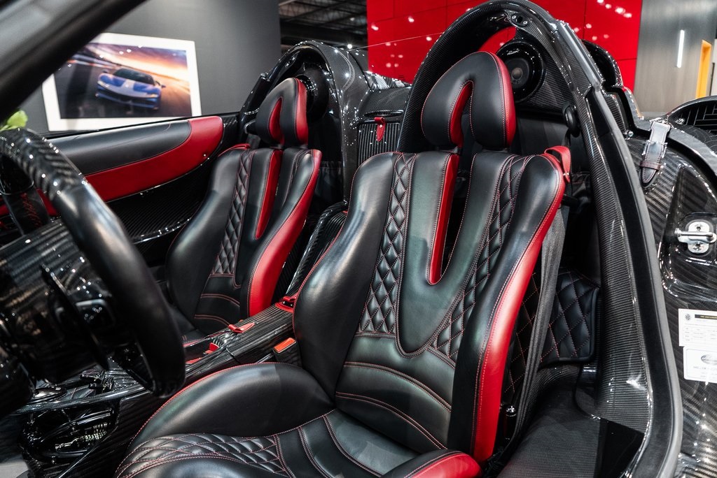 2017 Pagani Huayra photo 4