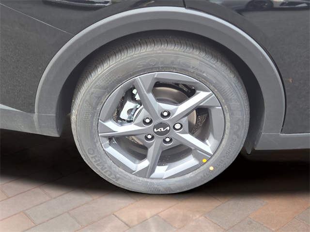 2025 Kia K4 LXS photo 2