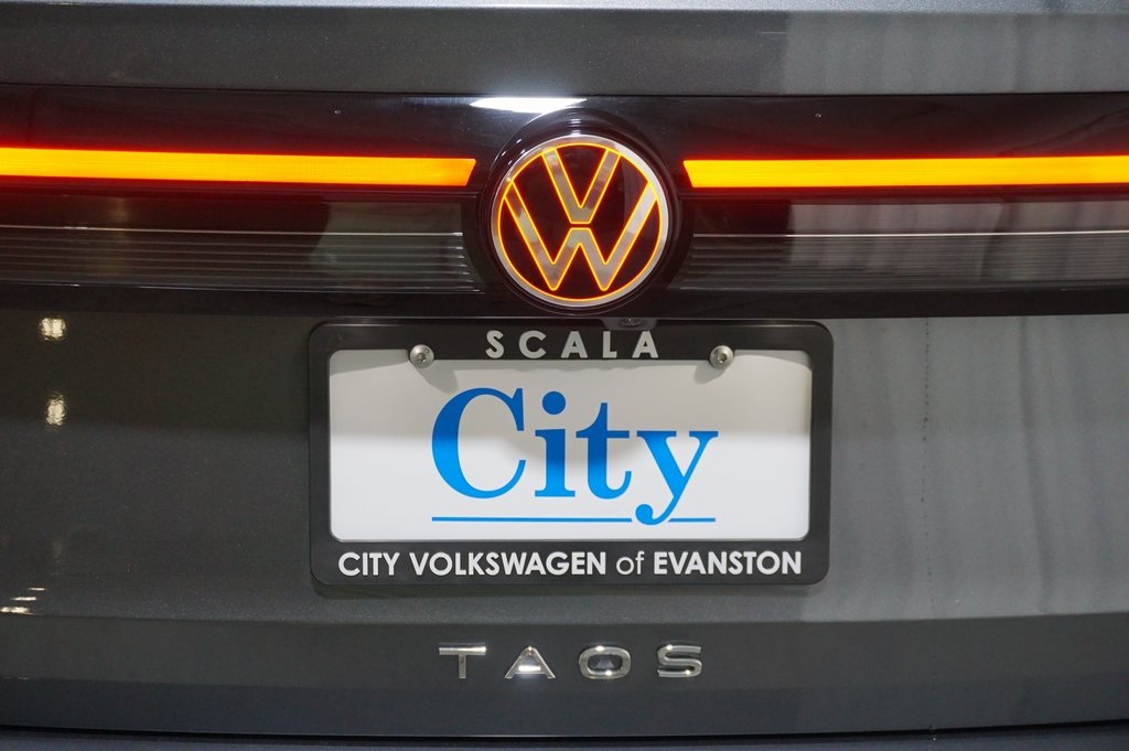 2025 Volkswagen Taos SE photo 25