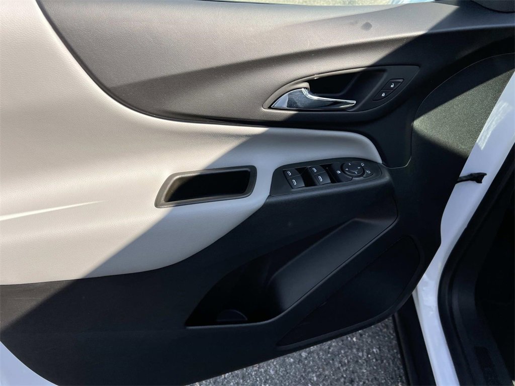 2023 Chevrolet Equinox LS photo 12