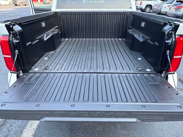 2025 Toyota Tacoma SR5 4x4 Double Cab photo 22