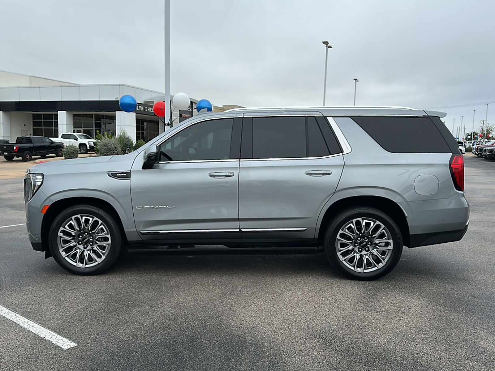 2024 Gmc Yukon Denali Ultimate photo 2