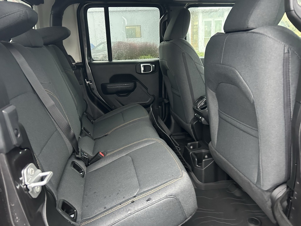 2025 Jeep Gladiator Willys photo 28