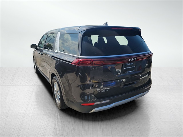 2024 Kia Carnival LX photo 4