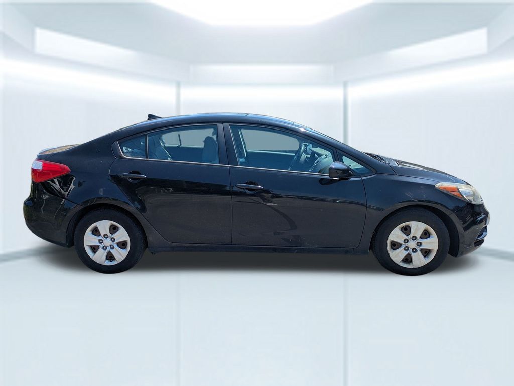 2016 Kia Forte LX photo 4