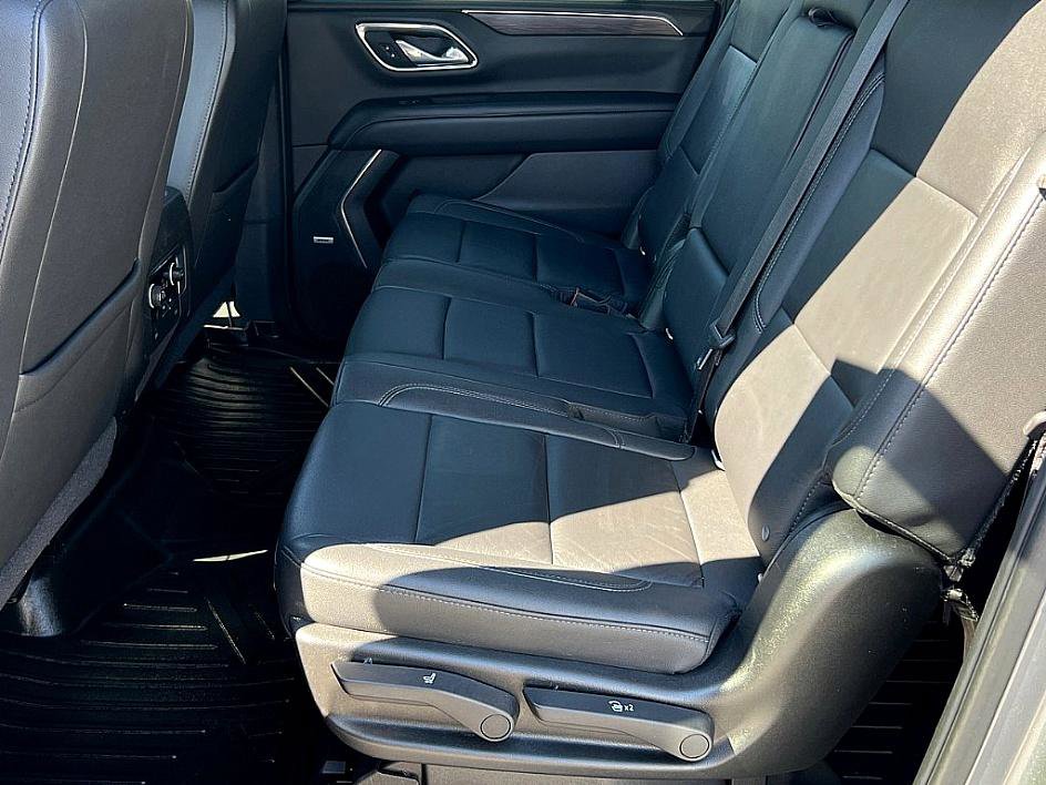 2021 Chevrolet Suburban LT photo 7