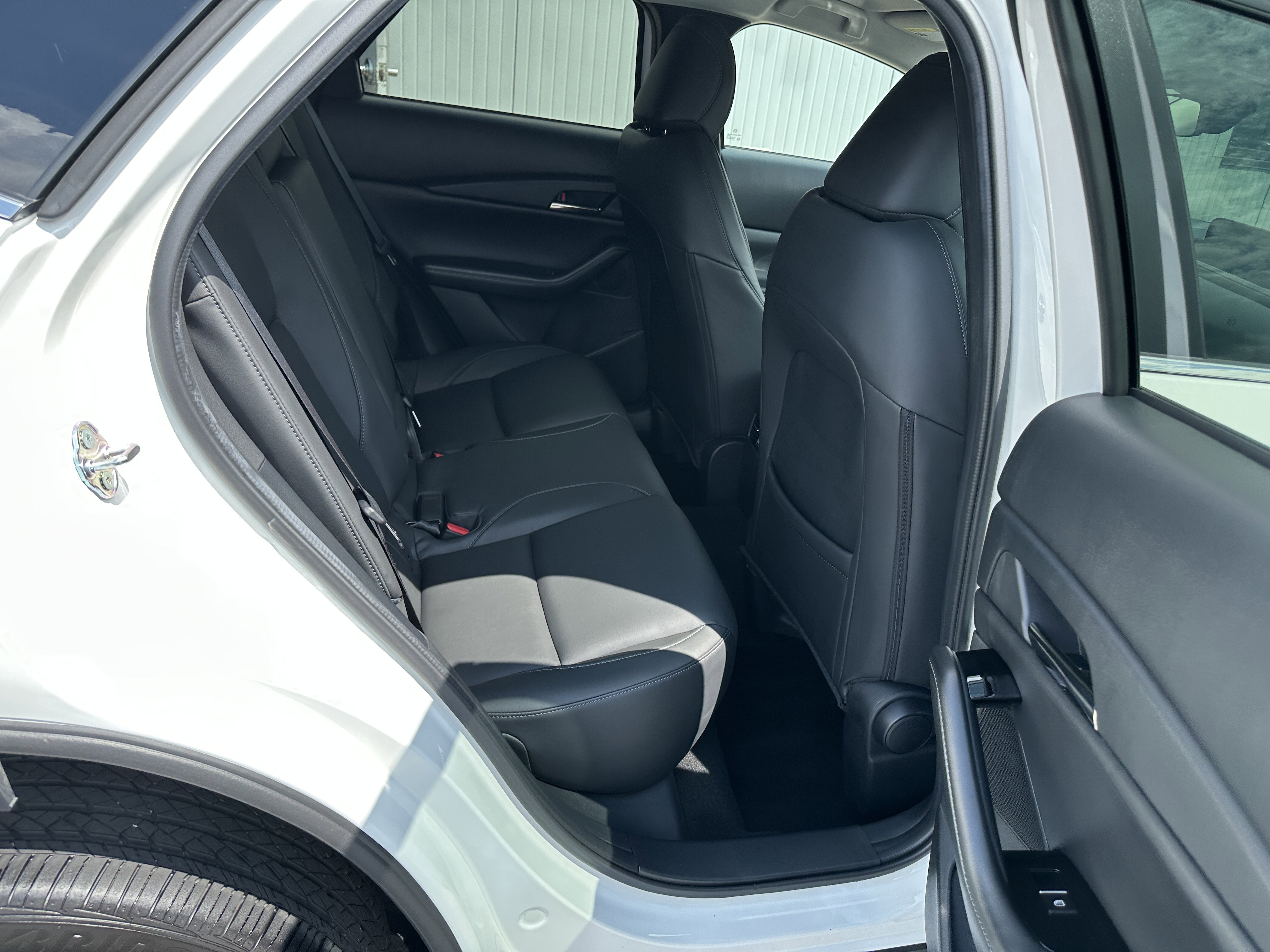 2023 Mazda CX-30 2.5 S Preferred photo 4