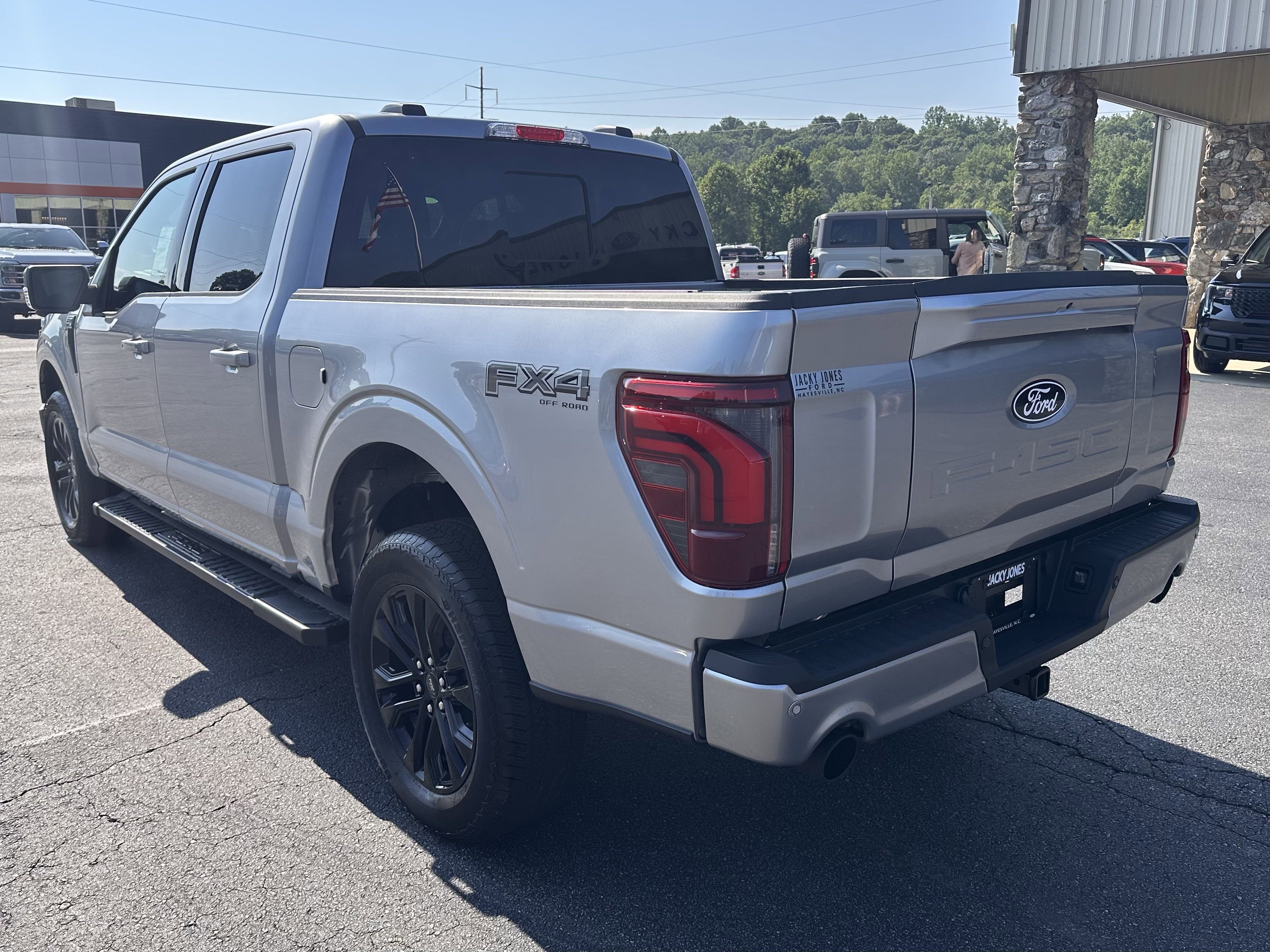 2025 Ford F-150 Lariat photo 4