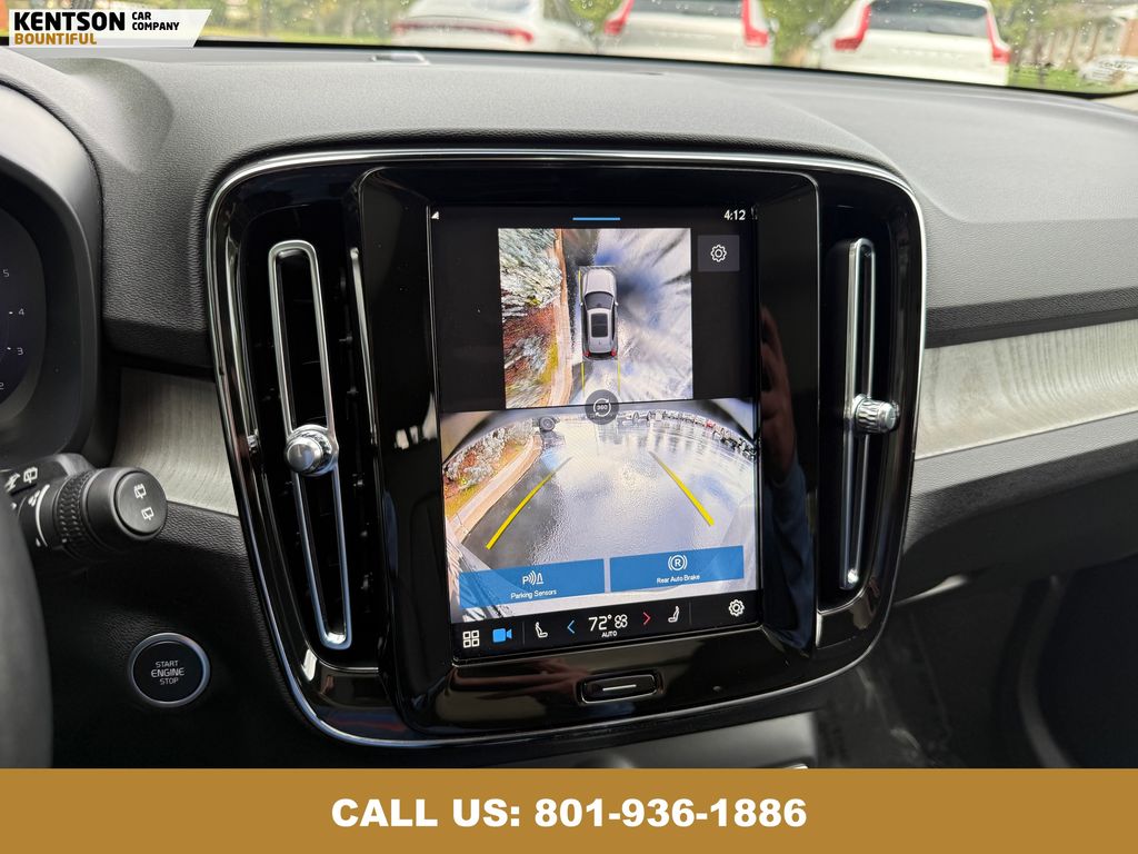 2025 Volvo XC40 Plus photo 26