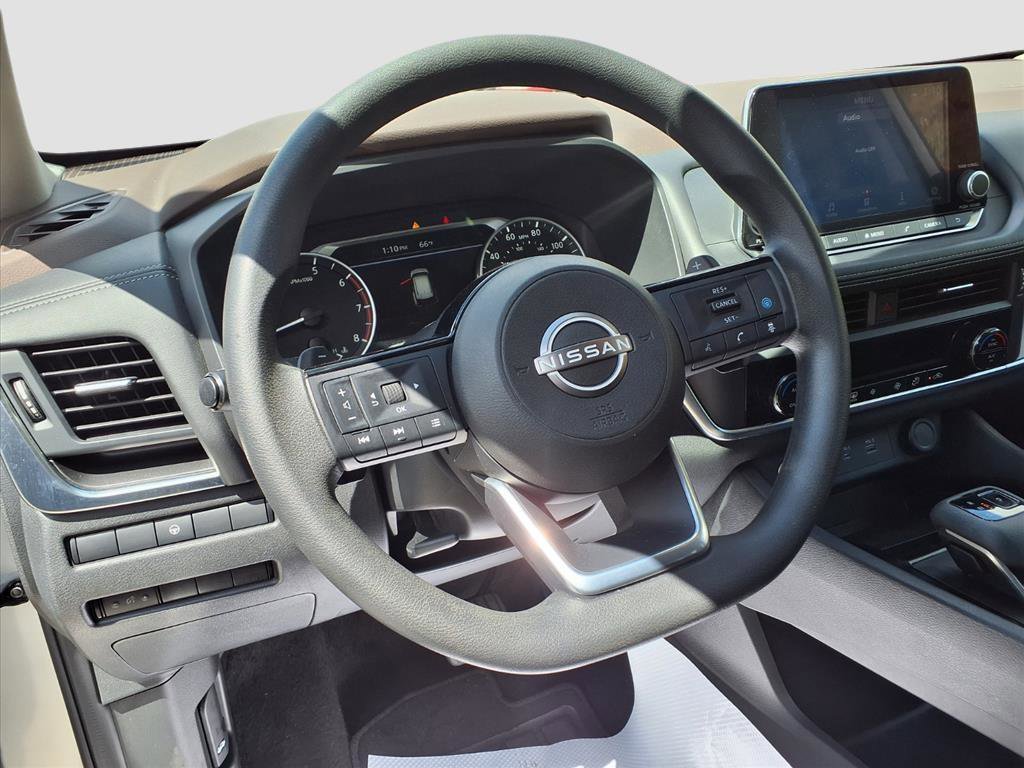 2023 Nissan Rogue SV photo 12
