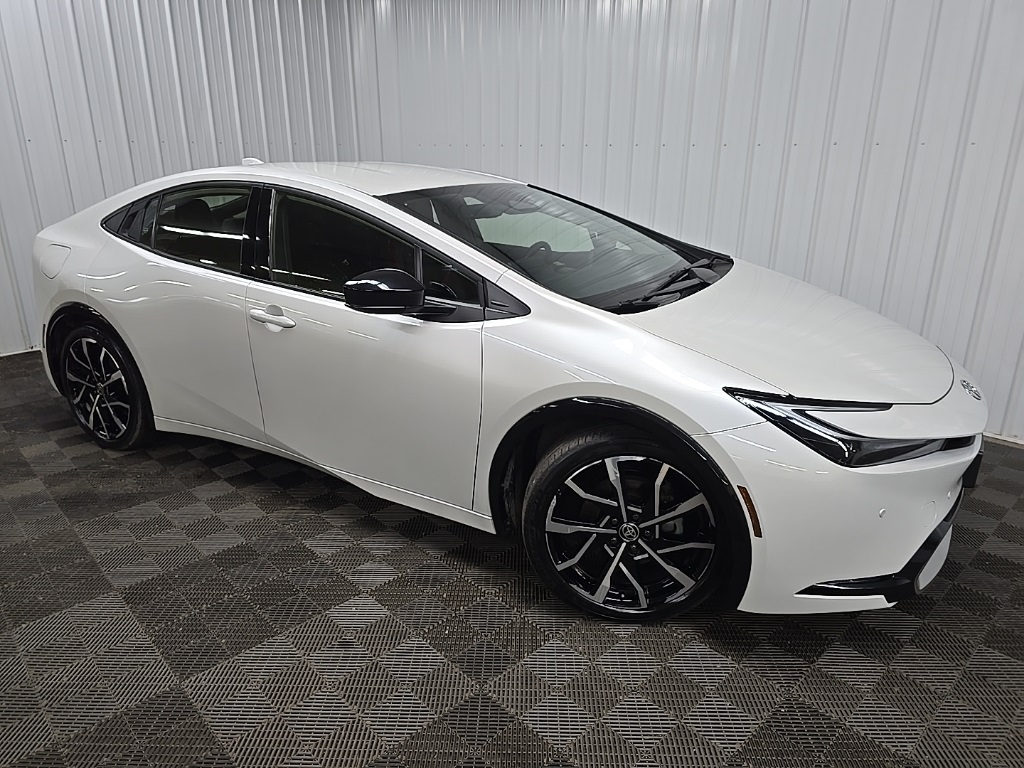 2023 Toyota Prius Prime XSE's photo