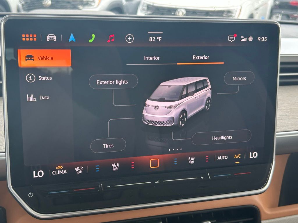 2025 Volkswagen ID. Buzz Pro Plus photo 13