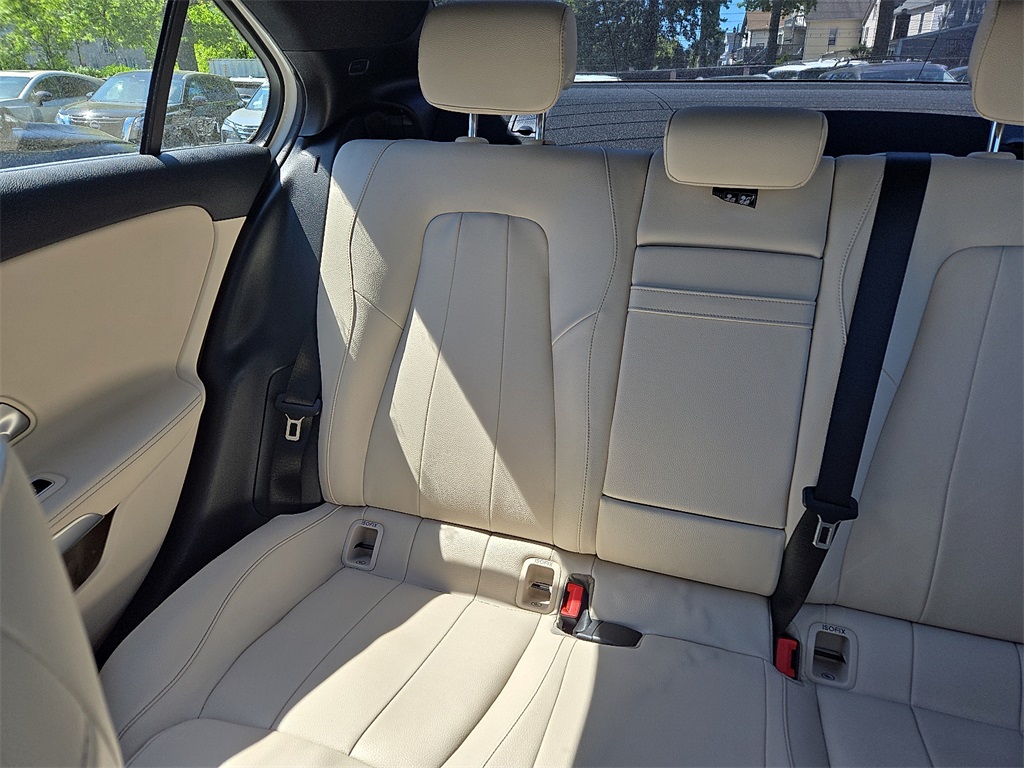 2022 Mercedes Benz A 220 4MATIC photo 18
