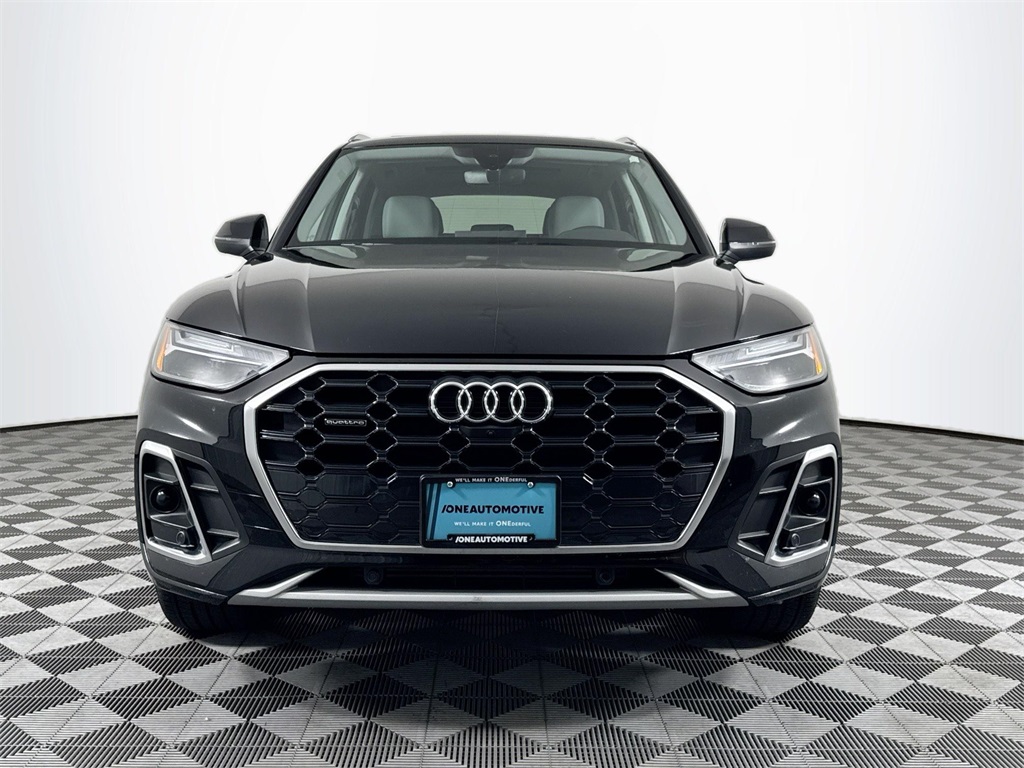 2023 Audi Q5 45 S line Premium Plus photo 2