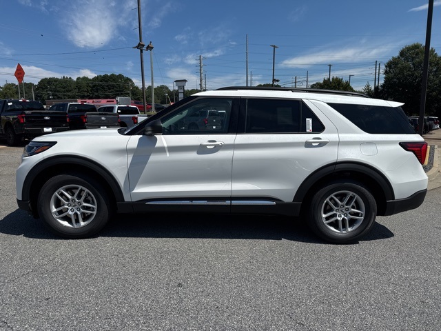 2025 Ford Explorer photo 6