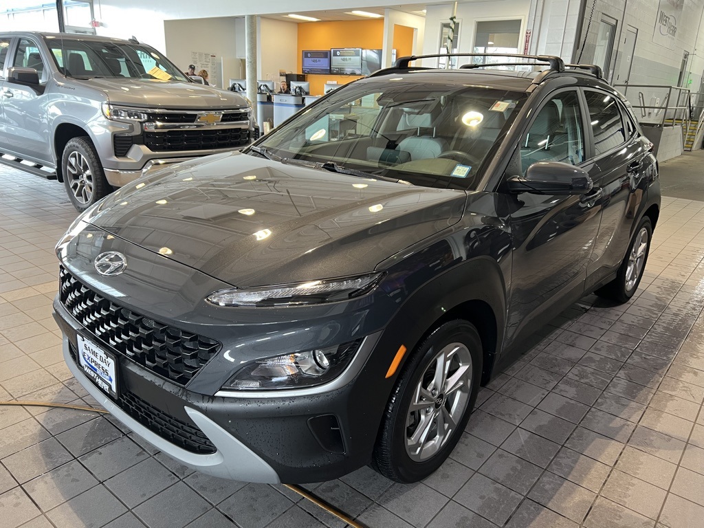 2023 Hyundai Kona SEL photo 2