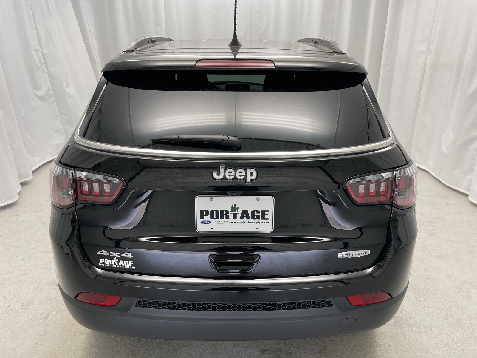 2025 Jeep Compass Latitude photo 3