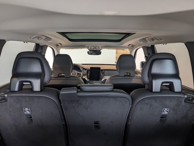 2026 Volvo XC90 Plus photo 27