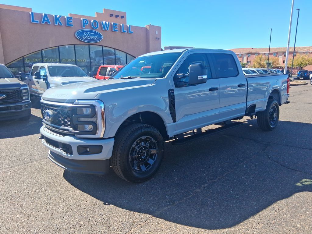 2026 Ford F-350 Super Duty XL's photo