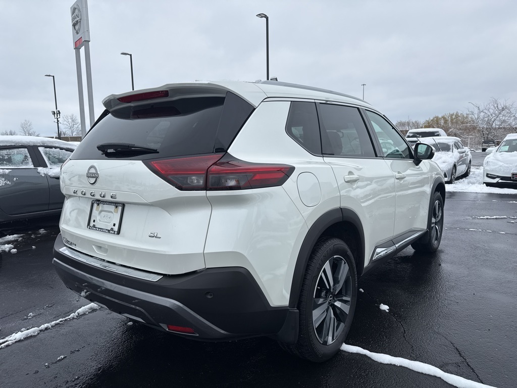 2023 Nissan Rogue SL photo 3