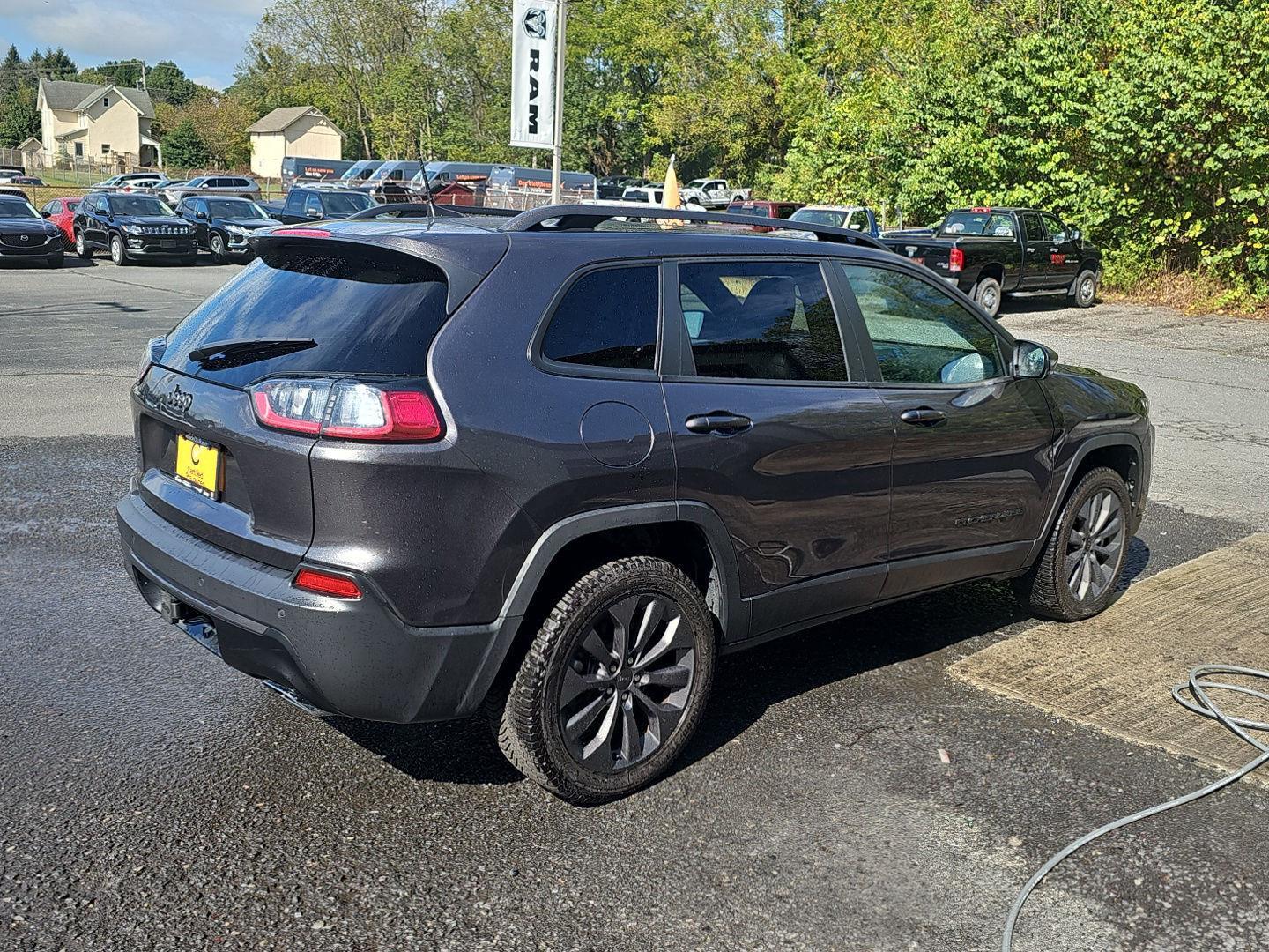 2021 Jeep Cherokee 80th Anniversary Edition photo 5
