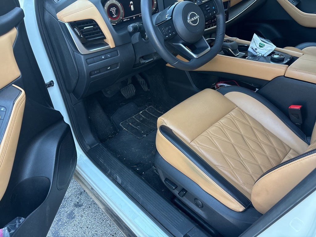 2023 Nissan Rogue Platinum photo 5