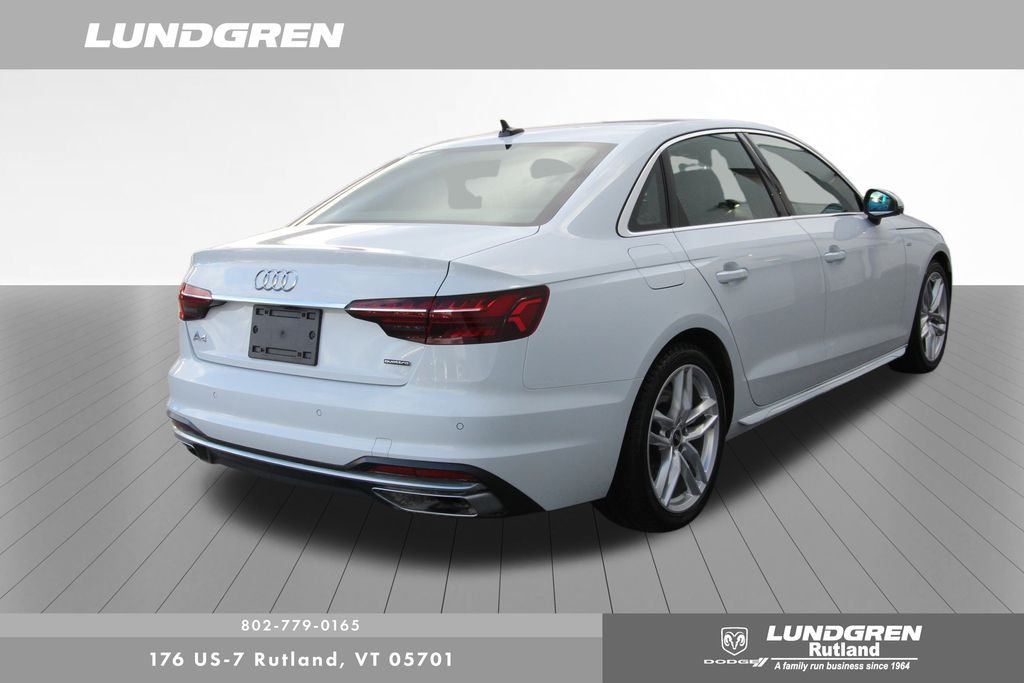 2023 Audi A4 45 S line Premium Plus Quattro photo 3