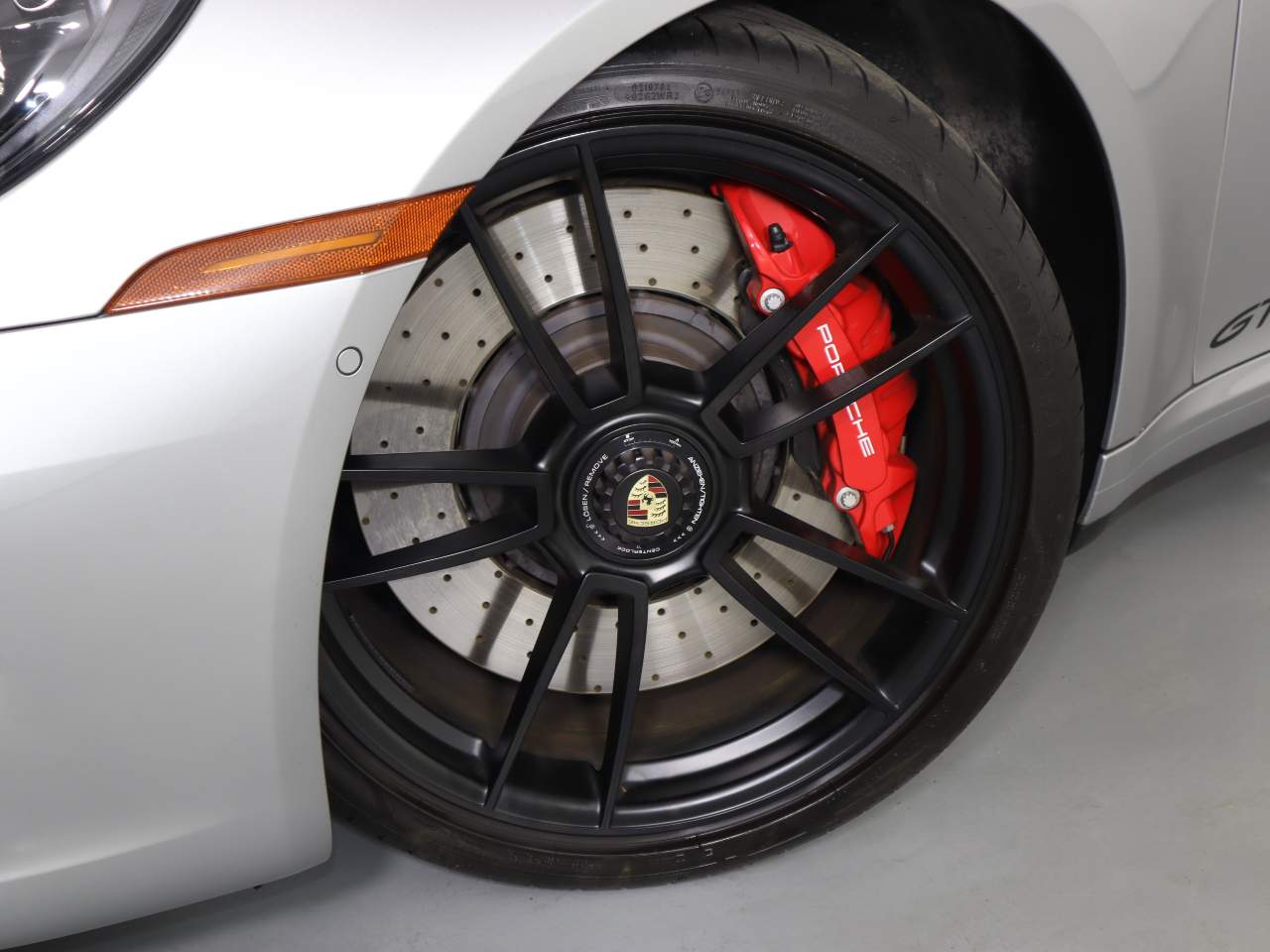 2022 Porsche 911 GTS photo 25