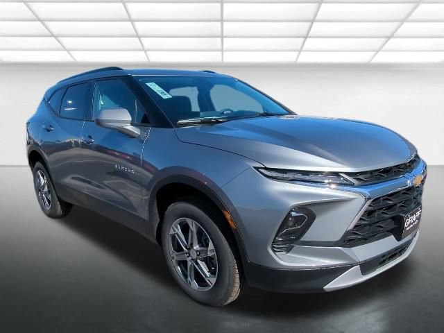 2025 Chevrolet Blazer 2LT's photo