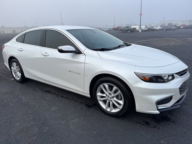 2017 Chevrolet Malibu 1LT photo 3