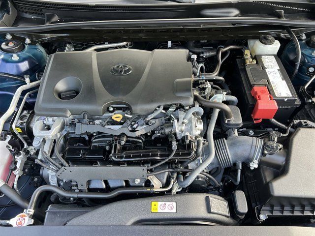2022 Toyota Camry XLE photo 17