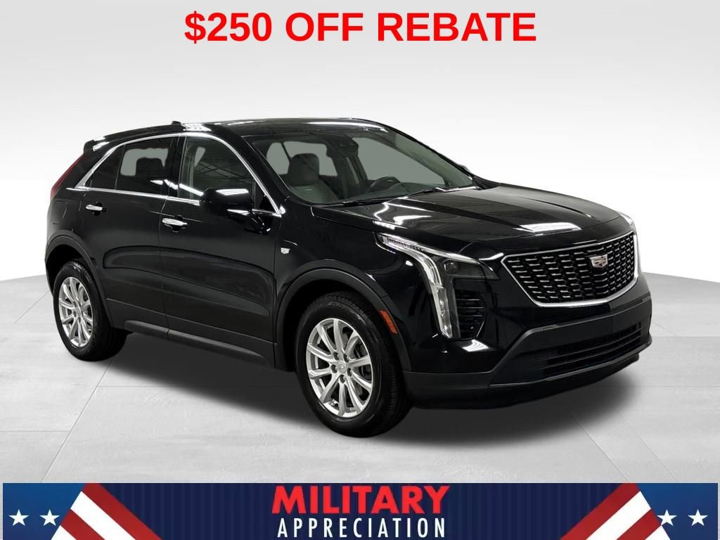2022 Cadillac XT4 Luxury photo 2