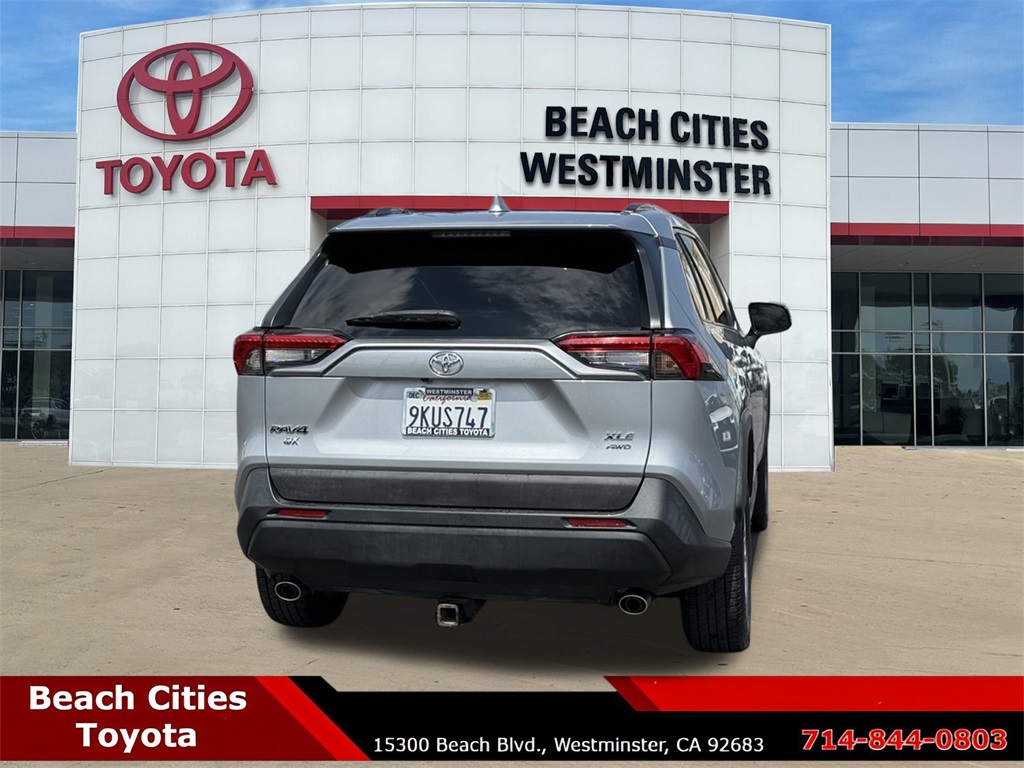 2021 Toyota RAV4 XLE photo 11