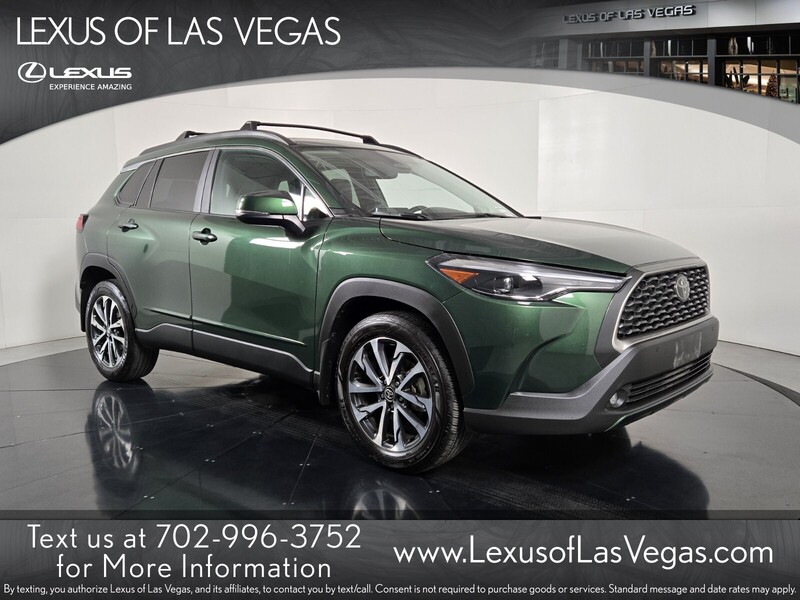 2024 Toyota Corolla Cross XLE's photo