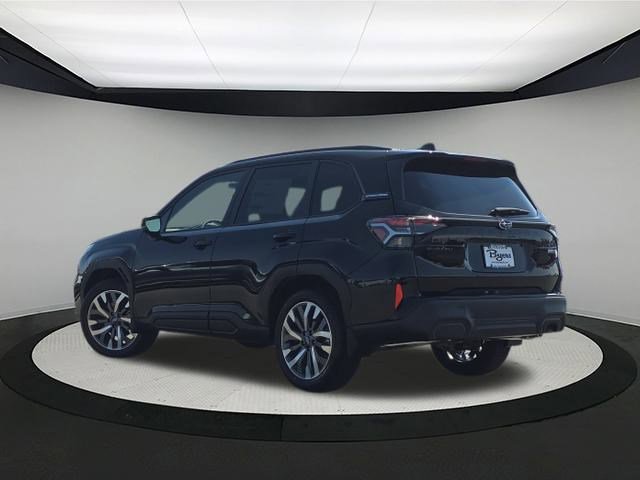 2025 Subaru Forester Touring photo 4