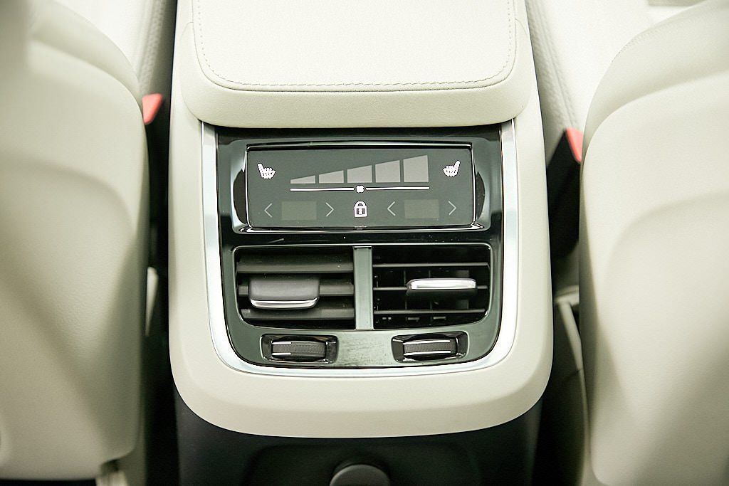 2024 VOLVO XC90 - Image 28