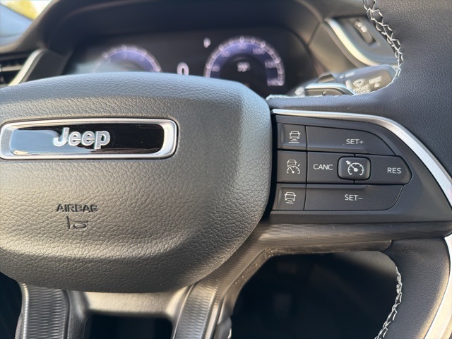 2025 Jeep Grand Cherokee Altitude photo 17